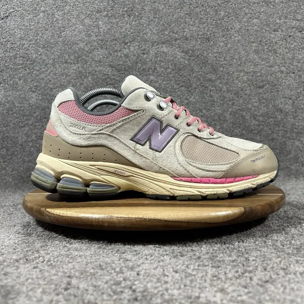 New Balance 2002R M2002RWL Mens Size 10 Hiking Pack Beige Retro Athletic Shoes